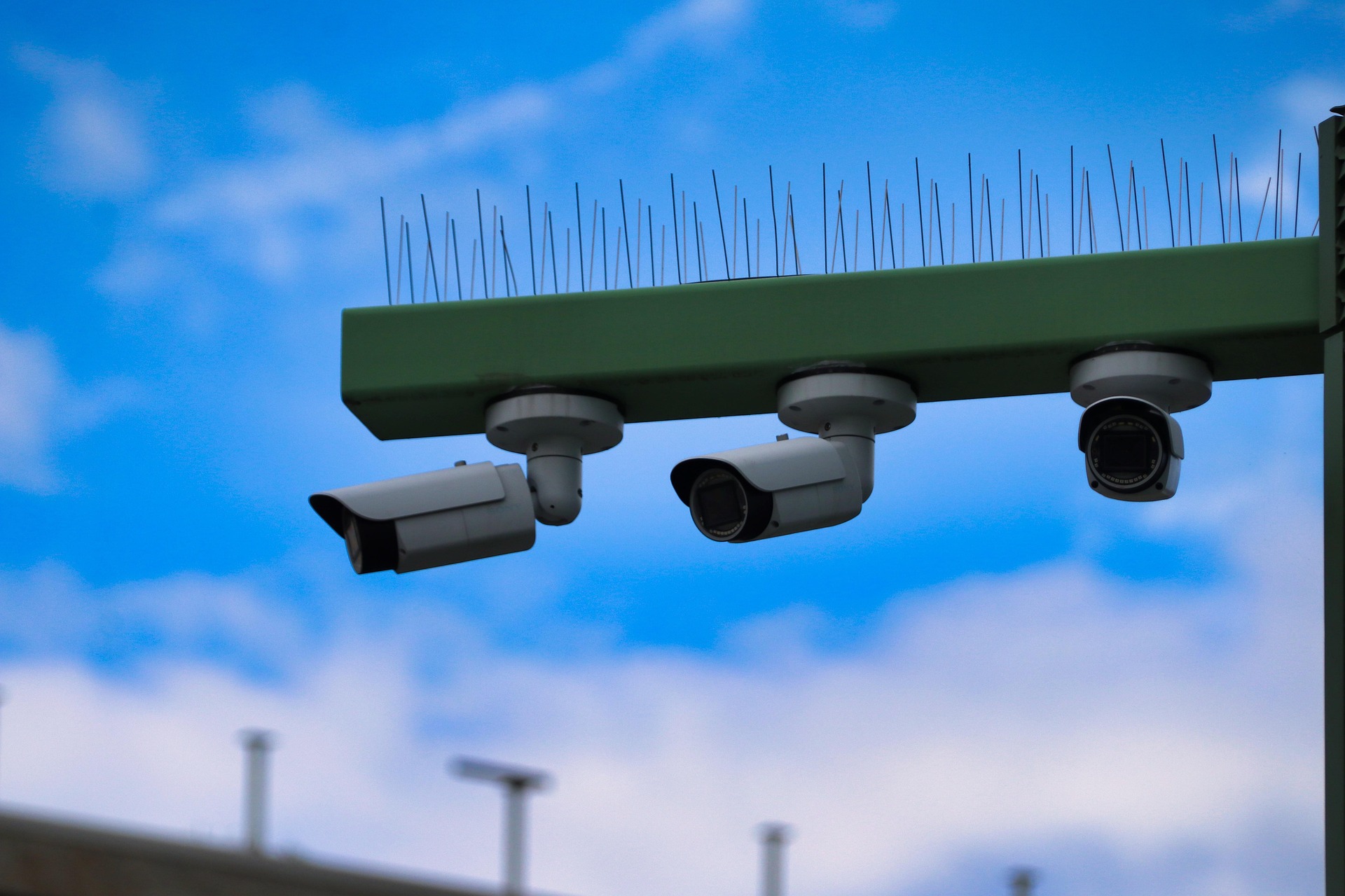 कम रोशनी वाले सुरक्षा लेंस प्रौद्योगिकी में महत्वपूर्ण प्रगति: ब्लैक लाइट F1.0 बनाम इन्फ्रारेड रोशनी